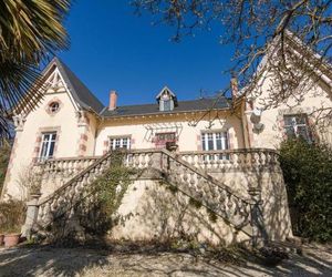 Beautiful Mansion with Private Pool in Aquitaine Savignac France