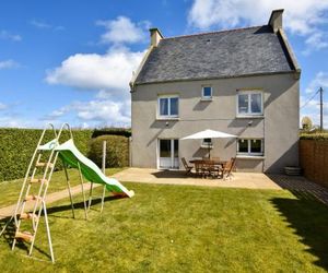 Charming Holiday Home In Brittany Near Beach Porsal France