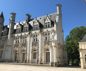 maison avec vue sur le chateau des Hautes Montées Orleans France