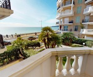 Apartment Magnifique 2p plein centre vue mer et terrasse Menton France