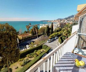 Apartment 2p avec vue mer balcons et parking 1 Menton France