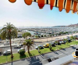 Apartment Studio face mer avec terrasse et climatisation 1 Menton France