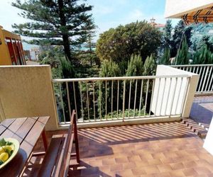 Apartment Grand 2pau calme proche mer avec terrasse et parking 1 Menton France