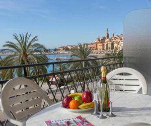 Apartment Face mer proche commerces et plages 12 Menton France