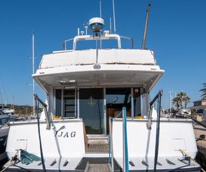 HEBERGEMENTS BATEAUX A QUAI Hyeres France