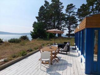 Фото отеля Holiday home in a secluded location surrounded by the sea, Hanvec