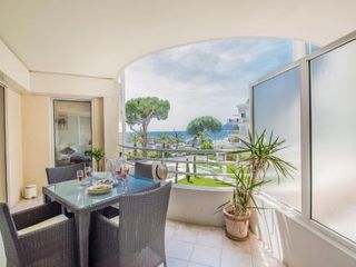 Фото отеля Sunlight Properties - Kahlua - Cannes - Sea front