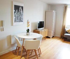 Central york apartment * gold sofa* parking sometimes available York United Kingdom