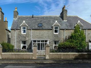 Hotel pic Charming Townhouse on North Coast 500 Route, Wick