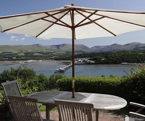 Coed y Berclas cottage, private orchard with stunning views Bangor United Kingdom