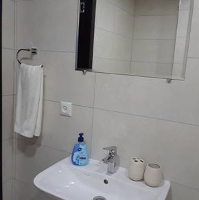 NearBy Hotel