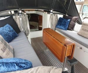 Luxury Yacht Boatel - "White Dove" Gibraltar Gibraltar