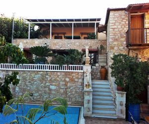 House and studio annexed - Ideal large families- Small village,close beaches Samonas Greece