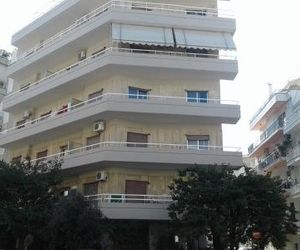 ΜΕΓΆΛΟ ΔΙΑΜΕΡΙΣΜΑ ΚΟΝΤΑ ΣΤΟ ΚΕΝΤΡΟ Patras Greece