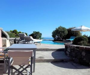 Christas Home Oia Greece