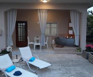 Mommys House Panormos Greece
