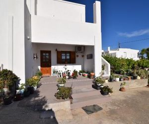 Spacious Cycladic Beach House Aliki Greece