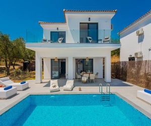 Queen of zakynthos luxury villa Alikanas Greece