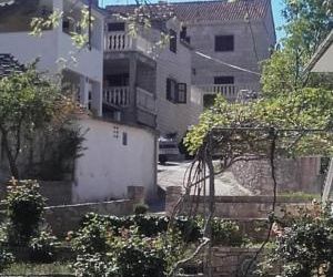 Apartments with a parking space Supetar (Brac) - 12624 Supetar Croatia