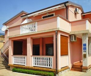 Apartments im Haus Pink Starigrad Paklenica - CDN051003-CYA Starigrad Croatia