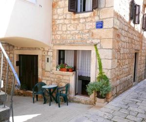 Apartments Ljubica Stari Grad Croatia