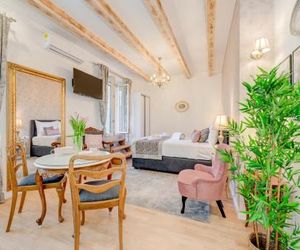 Le Monde Luxury Accommodation Split Croatia