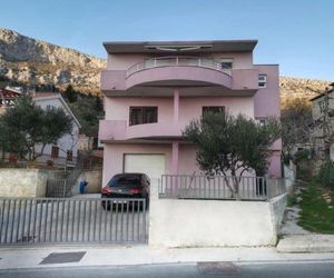 Apartments with a parking space Klis (Split) - 16670 Solin Croatia