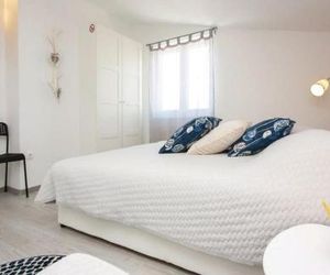 Apartmani Riva Rogoznica Croatia