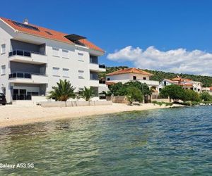 VILA KIKA Rogoznica Croatia