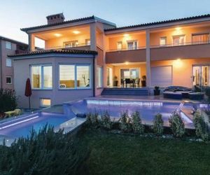 Luxury villa with a swimming pool Pjescana Uvala (Pula) - 17131 Pula Croatia