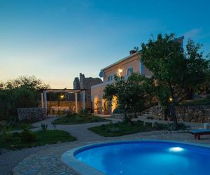 VILLA CESARICA, rustic villa, private pool Novaglia Croatia