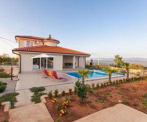 Family friendly house with a swimming pool Vrh (Krk) - 17081 KRK Croatia