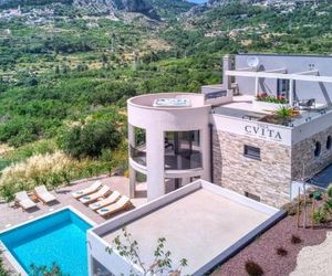 VILLA CVITA is a newly built, modern 3-bedroom villa with gym, private 24sqm pool Klis Croatia