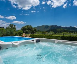 VILLA BEYBE with Jacuzzi, large private pool 50m2, BBQ,free WIFI, 3 bedrooms Gata Croatia
