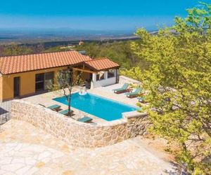 Three-Bedroom Holiday Home in Drnis Dernis Croatia