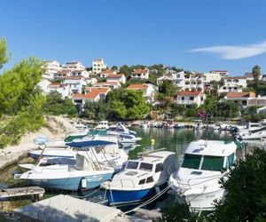 Apartments MARIJA Okrug Donji Croatia