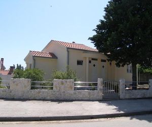 APARTMANI MATELA Donje Petrcane Croatia