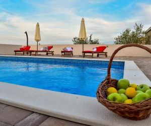 Fantastic Villa Maslina with private pool Nin Croatia