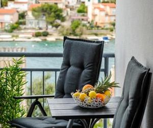 Sea View Cozy Apartment with parking Zaboric Croatia
