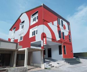 OYO 682 Ceria Homestay Syariah Semarang Indonesia