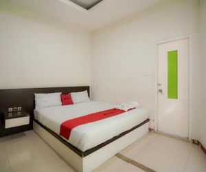RedDoorz near Pantai Pede Labuan Bajo Indonesia