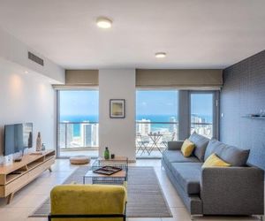 Cosy and sunny apartment in Nevet Tsedek with pool Tel Aviv Israel