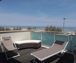 villa a mare Senigallia Italy