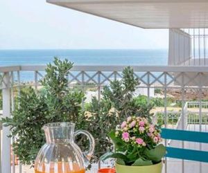 Dimora Silcla2, luminoso appartamento vista mare convenzionato con lidi privati, piscina e spa Polignano a Mare Italy