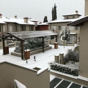 NearBy Hotel