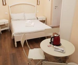 Glam Resort G H O S T E L La Spezia Italy