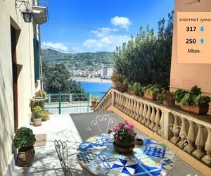 Panoramic Apartment in Villa on The Beach, In Center Agropoli Italy