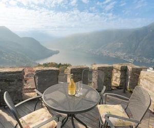 Villa Sunset Tower - Magnificent View Faggeto Lario Italy