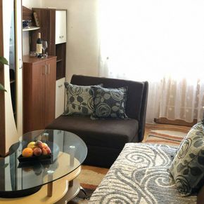 NearBy Hotel