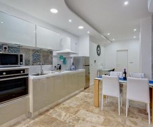 Modern 2 Bedroom Apartment in St Julians Paceville Republic of Malta